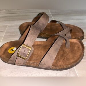 Mountain Sole white mountain Women’s Sandal